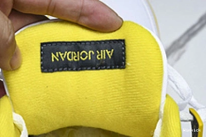 Jordan Air AQ9129-101 “VividSulfur” 4 WMNS 1026